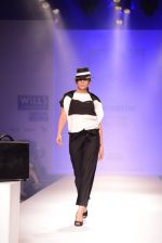 Model walks for Chandrani, Mrinalini, Dhruv-Pallavi Show at Wills Fashion Week 2013 Day 5 on 17th March  (69).JPG